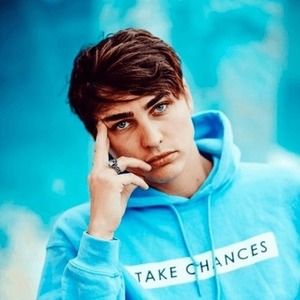 Meet your Posher, Colby